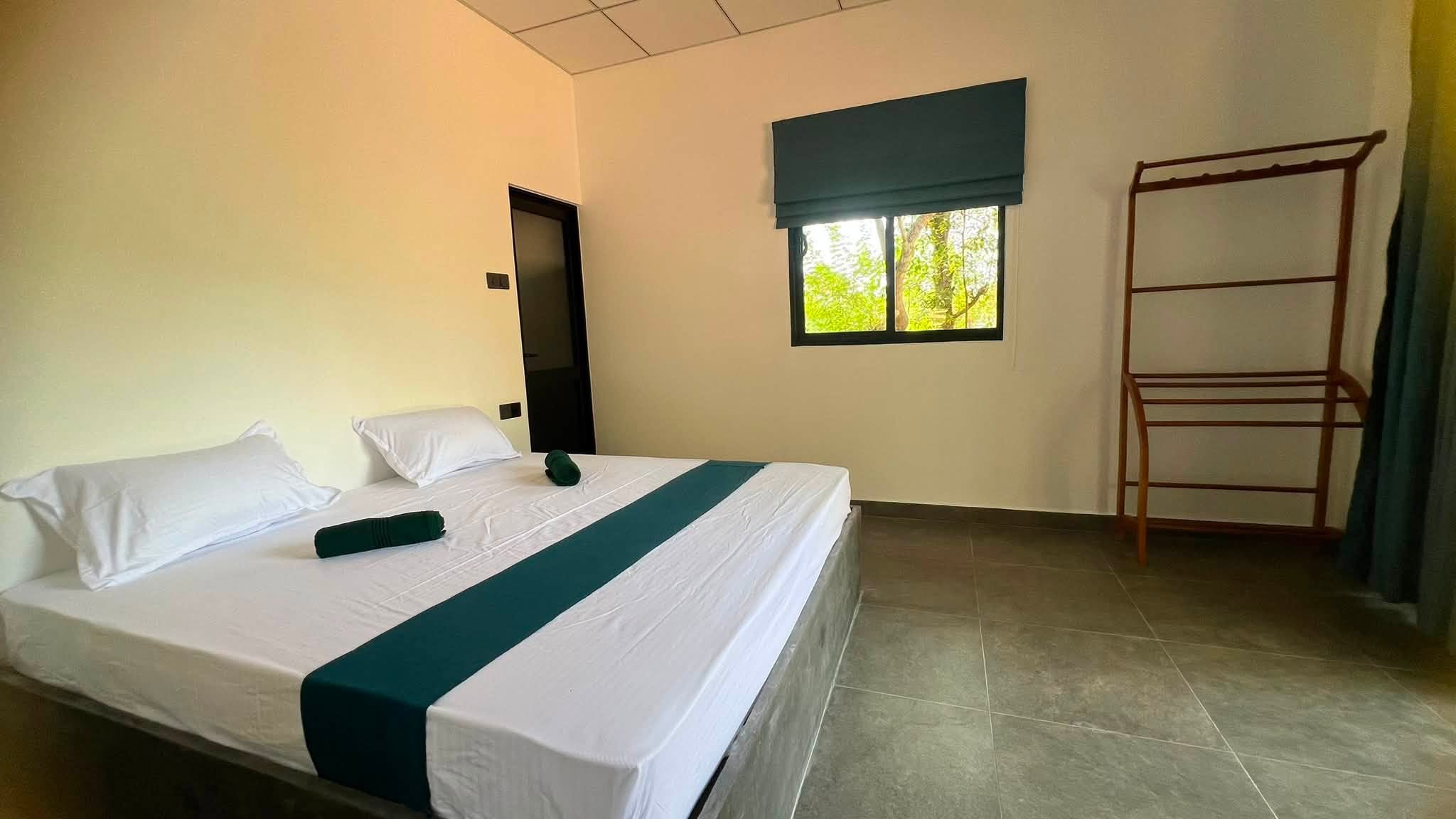 Minimalist guest bedroom
